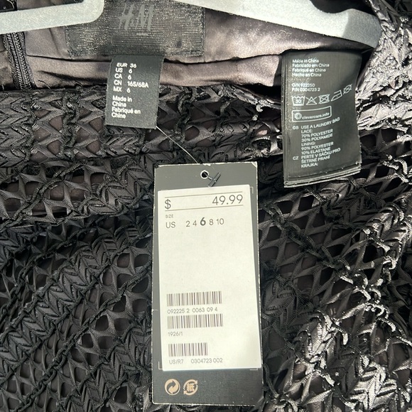 NWT - H&M black cut/out crochet long skirt. Size 6 - Picture 8 of 8
